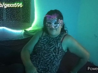 Gótica culona me muestra su lencería y me masturba