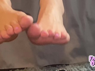 19 year old Footjob after wearing flip flops