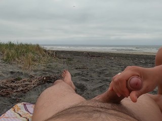 4K. She offered me handjob on the beach, I couldn’t resist. Slow-mo cumshot