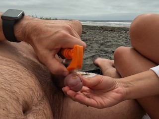 4K. She offered me handjob on the beach, I couldn’t resist. Slow-mo cumshot