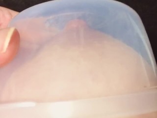 おっぱいを密封して引っ張ってみただけ（？）　素人日本人おっぱい/Japanese Amateur Hentai Nipple Play