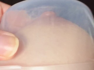 おっぱいを密封して引っ張ってみただけ（？）　素人日本人おっぱい/Japanese Amateur Hentai Nipple Play