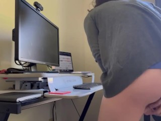 Nympo Tales: making myself cum at my desk during my lunch break