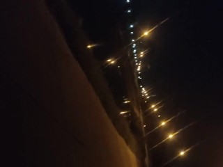 ชักว่าวริมถนนแล้วมีรถผ่าน-handjob