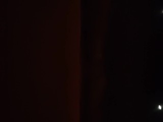 ชักว่าวริมถนนแล้วมีรถผ่าน-handjob