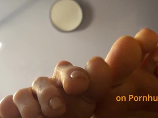 ЭТИ НОЖКИ СВЕДУТ ТЕБЯ С УМА! ТЫ ТОЛЬКО ПОСМОТРИ НА ЭТИ ТОНЕНЬКИЕ ПАЛЬЧИКИ И ПЯТОЧКИ