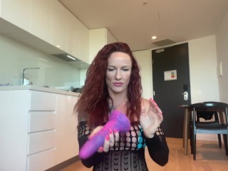 Luci Power Reviews and Uses the 8.27" Tentacle Dildo by FUNZZE