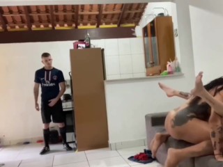 peguei no flagra a Sabrina Prezotte comendo a Bad Melli , não resisti e entrei no meio