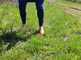 Anna Perv pee on fied.....