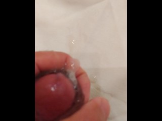 オナニー　射精　溢れるがまん汁