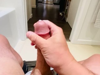 HOT GUY JERKS OFF PERFECT DICK AT NIGHT