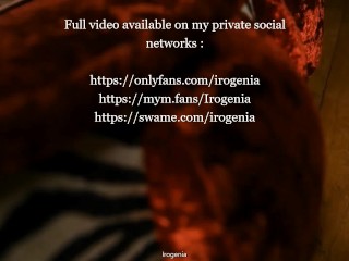 Nympho joue avec sa chatte et son cul et jouit devant son caméraman