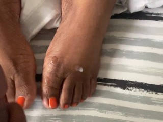 Cummy ebony orange toes