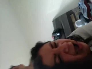 No dejo trabajar a mi MILF dandole duro en su culo