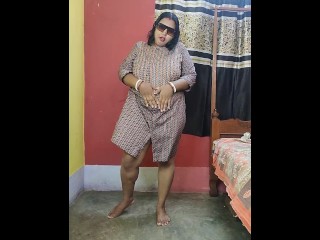 Desi sexy boudi solo sexy in her room so hot