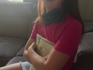 Молоденькая секретарша жестко трахается в жопу с боссом, чтобы босс увеличил зарплату