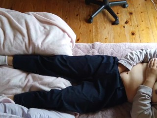 【盗撮風】「乳首いじりながらのマンズリやっべ！！」ボーイッシュ女子のオナニー