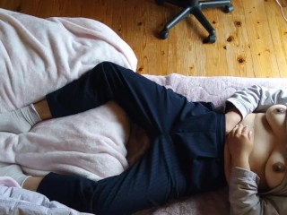 【盗撮風】「乳首いじりながらのマンズリやっべ！！」ボーイッシュ女子のオナニー