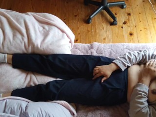 【盗撮風】「乳首いじりながらのマンズリやっべ！！」ボーイッシュ女子のオナニー