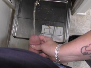 NZ MILF Slut helps her Master Piss in the Dishwasher for shiny dishes