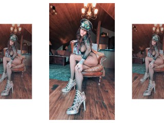 Her Majesty in heels!