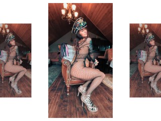 Her Majesty in heels!