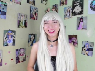 CV. Cute teenanger playing with bubble gum bombs