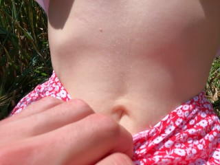 I persuaded my friend to show her tits in the field, and she also gave me a touch. Rush...