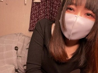 お気に入りの真っ白な下着をつけ、おっぱいを触っていると、パンティにシミが...。