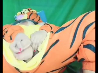 Cosplay girl•Tiger wet and Wild• Babe Squirts•Pinay•Dildo•Nagsarili