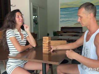 Подруга проиграла свой Анал в игру Дженга и была жестко оттрахана в Попку