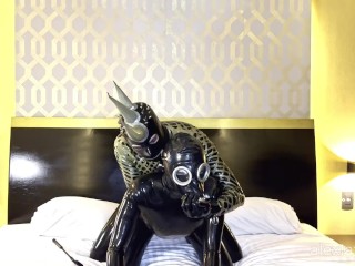 Golden Master T3, hard fucking with gas mask - Alex Latex