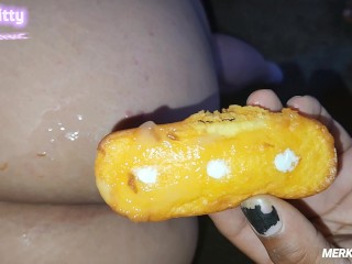 SARAHKITTY RECEIVES A CUM SHOT AND EATS A CUM COVERED TWINKIE (HUGE LOAD)