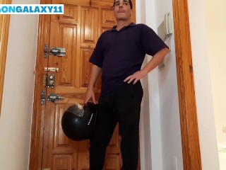 THIS DELIVERY GUY IS VERY HANDSOME AND I WANT TO FUCK HIM