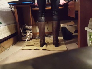 Omg I peed in my skintight jeans and boots!