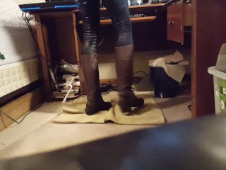 Omg I peed in my skintight jeans and boots!