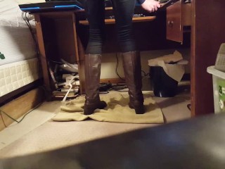 Omg I peed in my skintight jeans and boots!