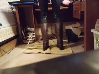 Omg I peed in my skintight jeans and boots!