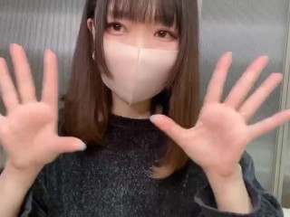 私の乳首を吸ったり、愛撫したりしてほしい…