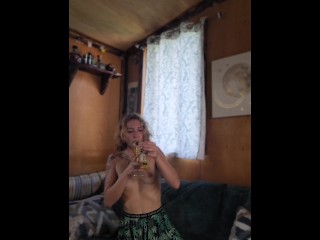 Sexy Stoner Smoking and Shaking Ass!!!!