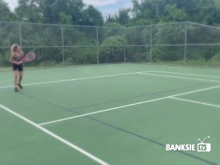 Banksie Plays Tennis in Public! Tells Ball Boy What To Do & Takes Break