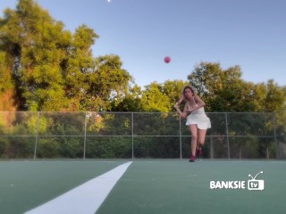 Banksie Plays Tennis in Public! Tells Ball Boy What To Do & Takes Break