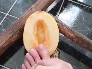 Footfetish for girls ;) i have fun with a pussy-like-melon with my feet