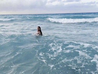 Monika Fox Swims In Atlantic Ocean And Poses Naked On A Public Beach In Cuba