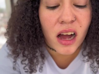 Joi español-esposa pervertida saca tu leche en el metrocable antes de irte a trabajar-Hairylonely