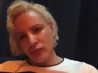 "Daddy left early so his big dick buds stretched me out in one big take while grabbing my cheeks.."