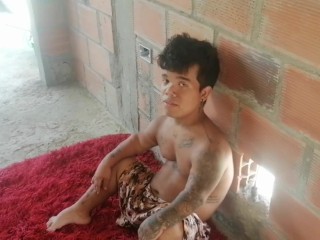 en agradecimiento por el celular le hago delicioso oral a mi madrastra luego me la follo