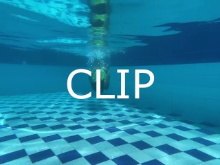 CLIP MY HAIR IN THE WATER