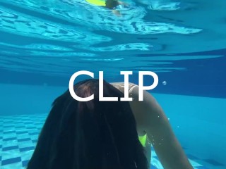 CLIP MY HAIR IN THE WATER