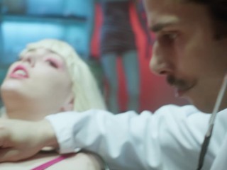 Barbie vai ao Hospício